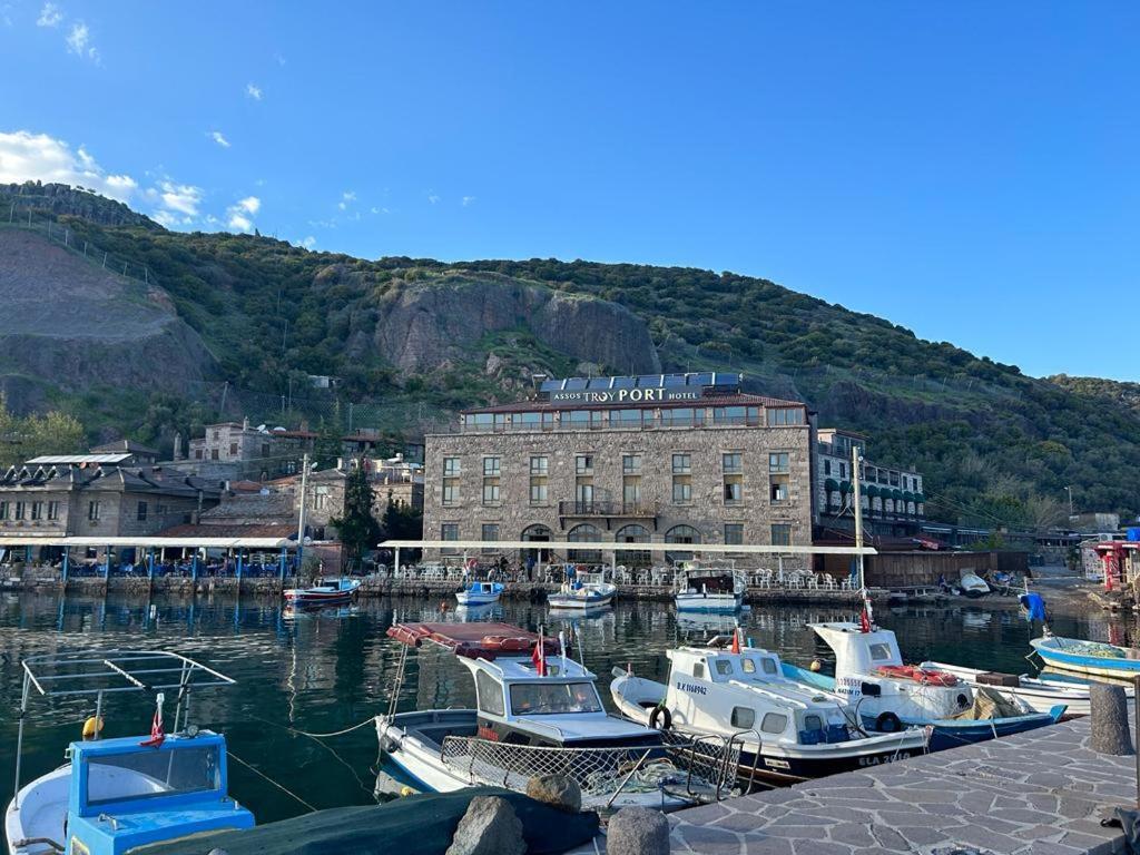 Assos Troy Port Hotel Eksteriør billede